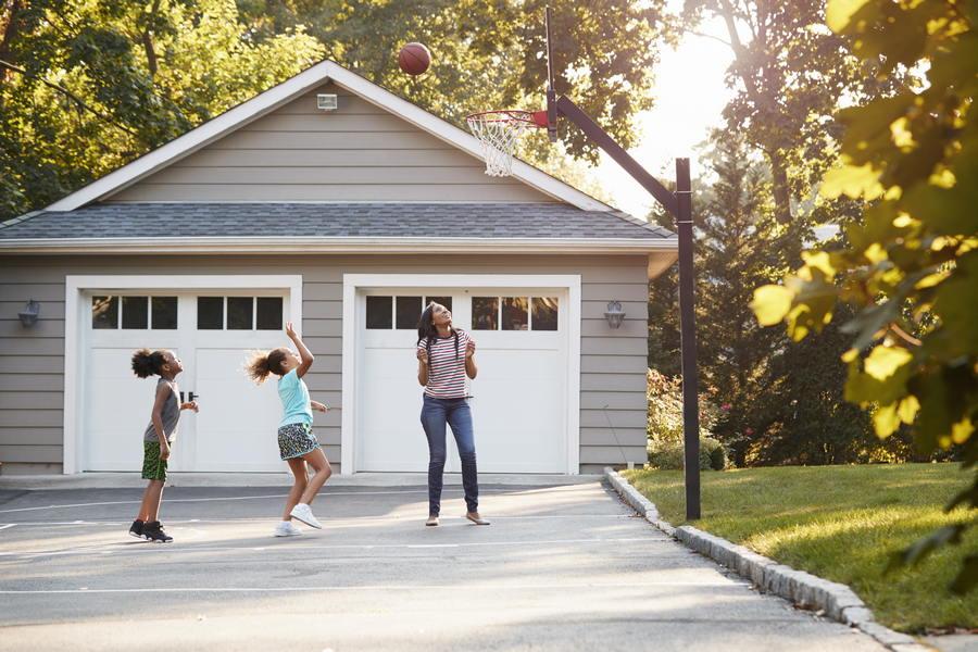 Why a Cement Driveway is a Better Option Than Asphalt