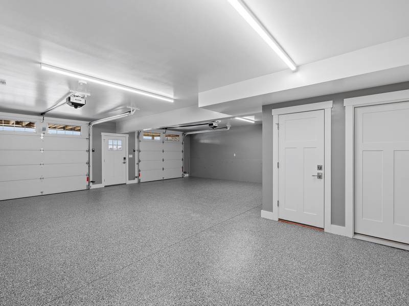 Can a Garage Floor Withstand Heavy-Duty Use?